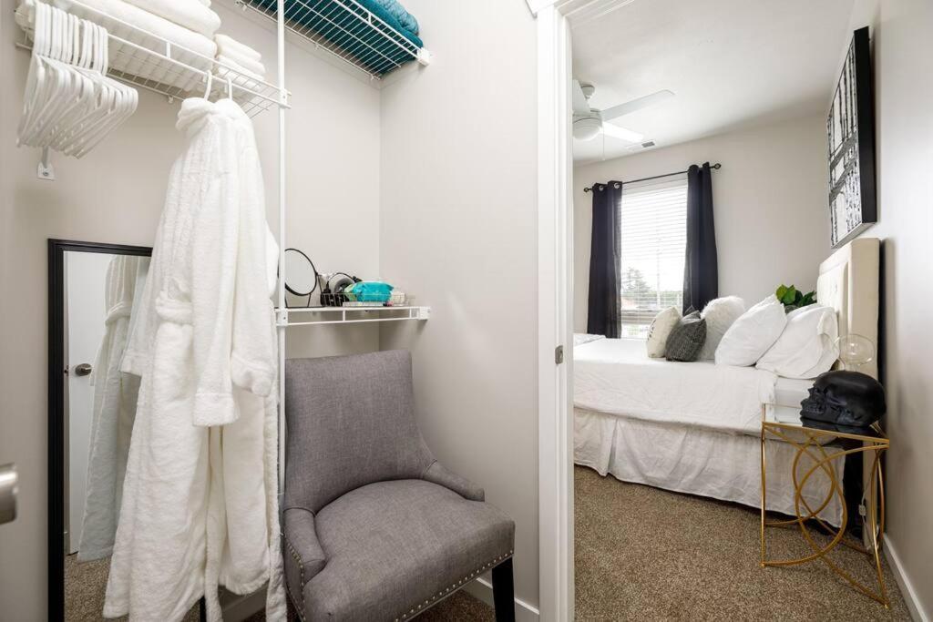 Fun & Trendy Condo Close To Downtown And The Beach Traverse City Exteriér fotografie