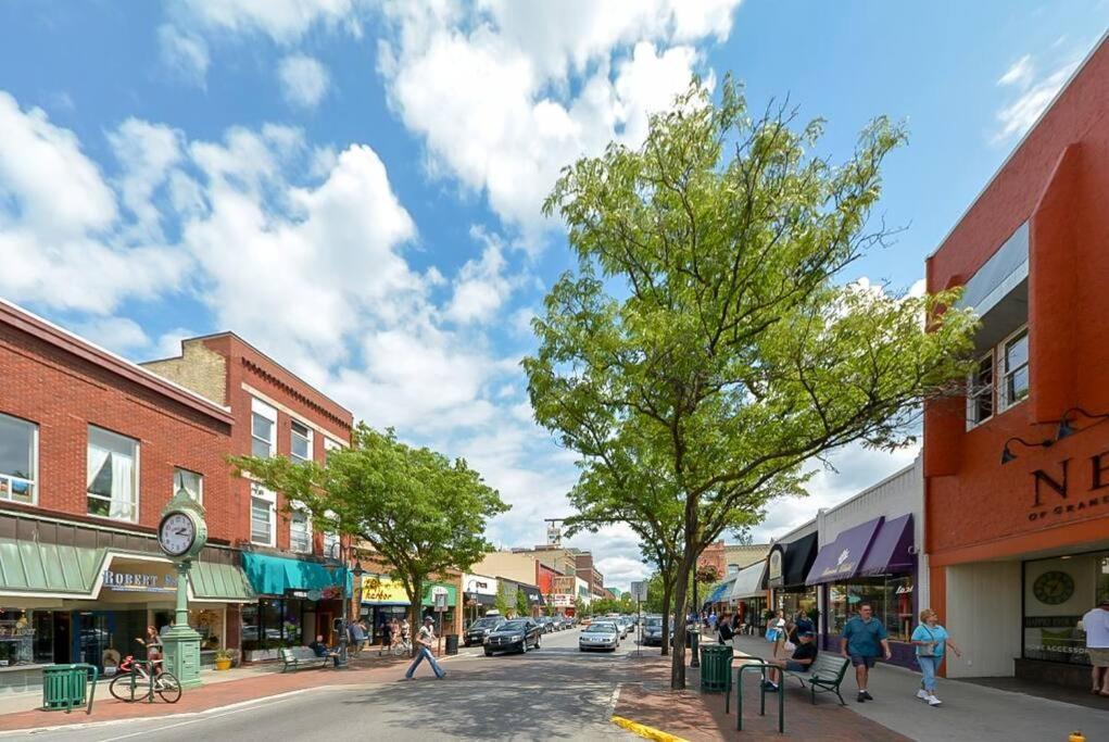 Fun & Trendy Condo Close To Downtown And The Beach Traverse City Exteriér fotografie