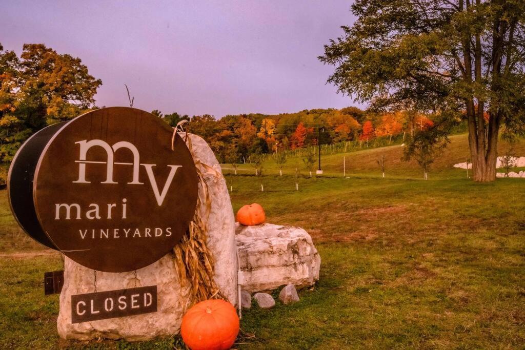 Fun & Trendy Condo Close To Downtown And The Beach Traverse City Exteriér fotografie